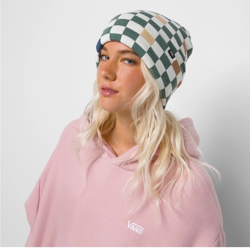 🩷.  6026. 🟰 Vans Checkered Beanie
